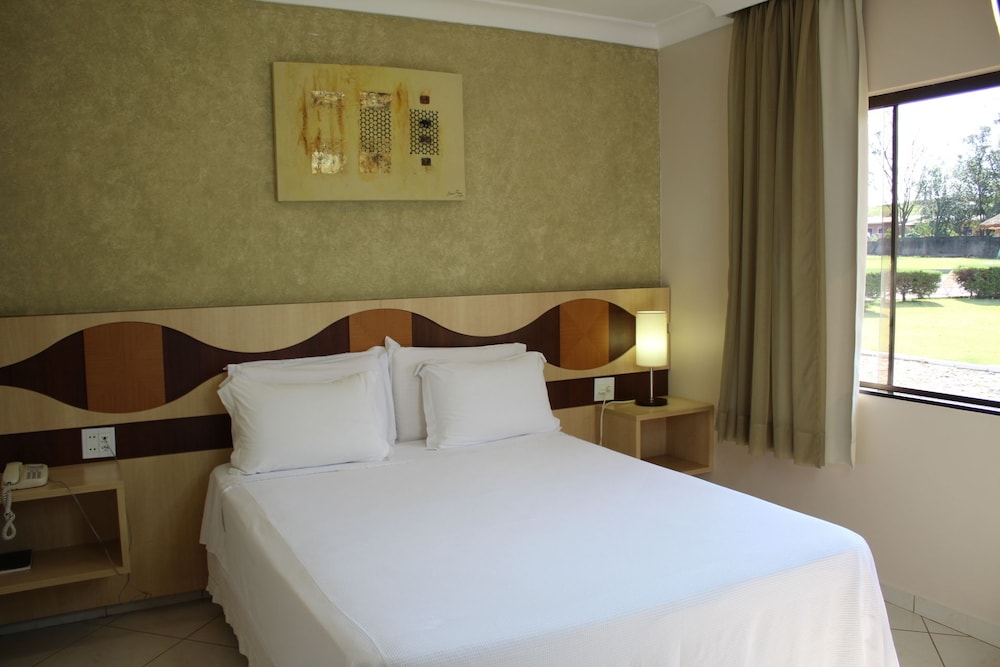Hotel Lago Dourado 9/64