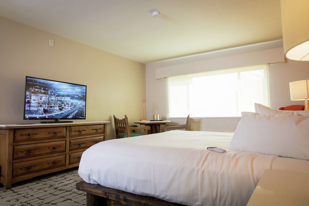 Hotel Don Fernando de Taos, Tapestry Collection by Hilton 18/80