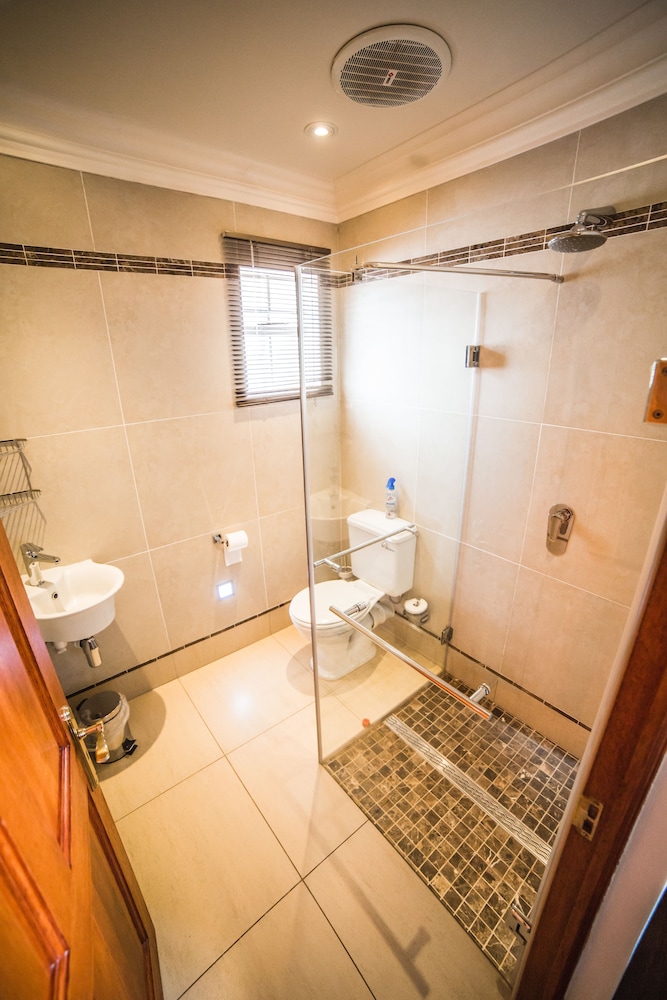 Annvilla Guesthouse 50/50