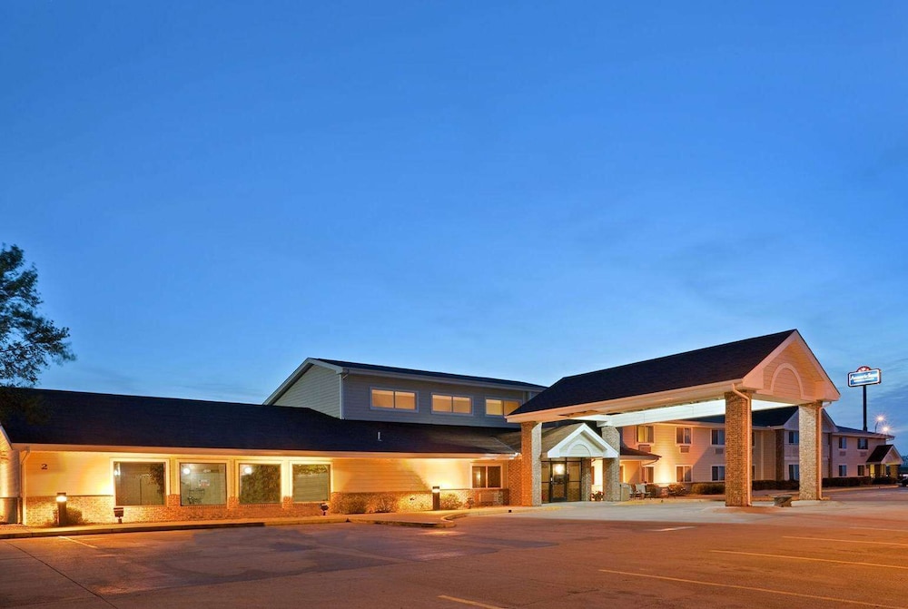 AmericInn By Wyndham West Burlington 1/45