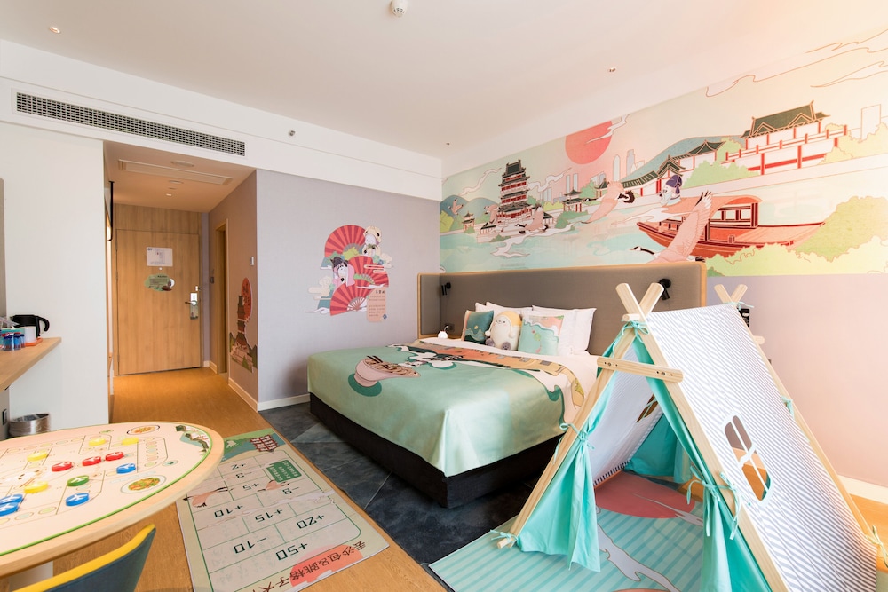 Holiday Inn Express Nanchang Riverside 70/77