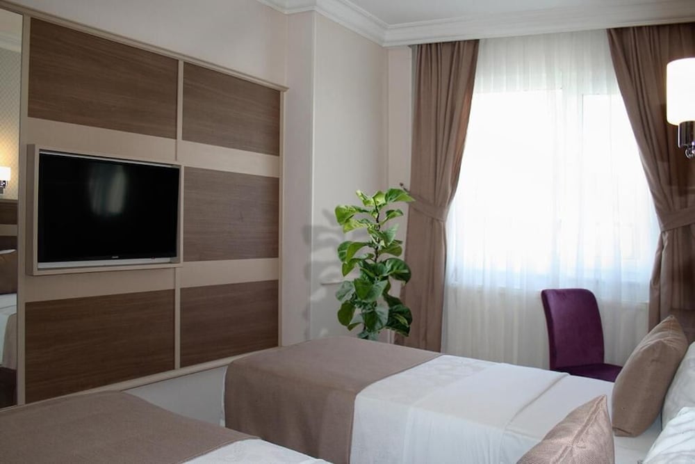 Sembol Hotel 24/46