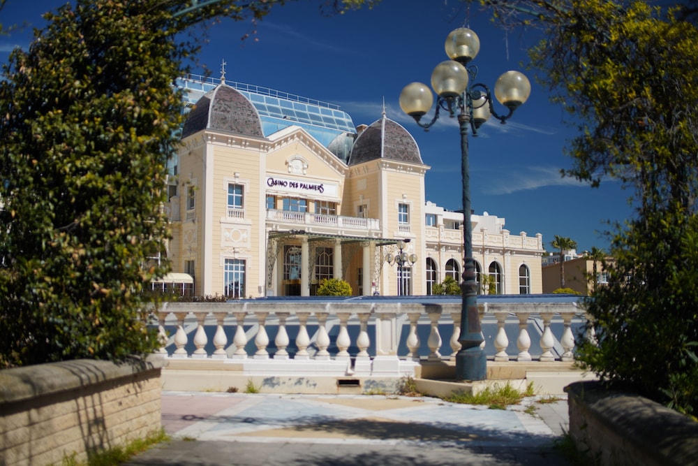 Hotel des Palmiers Hyeres 51/56