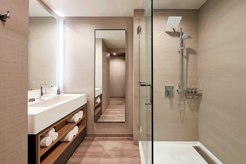 Room, King Bed, Ac Hotel By Marriott San Jose Sunnyvale Cupertino 5/6