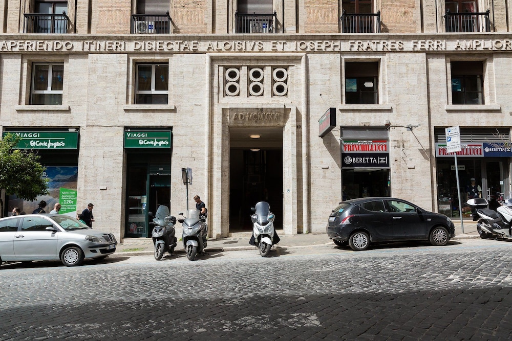 Prestigious Apartment Via Barberini 44/50