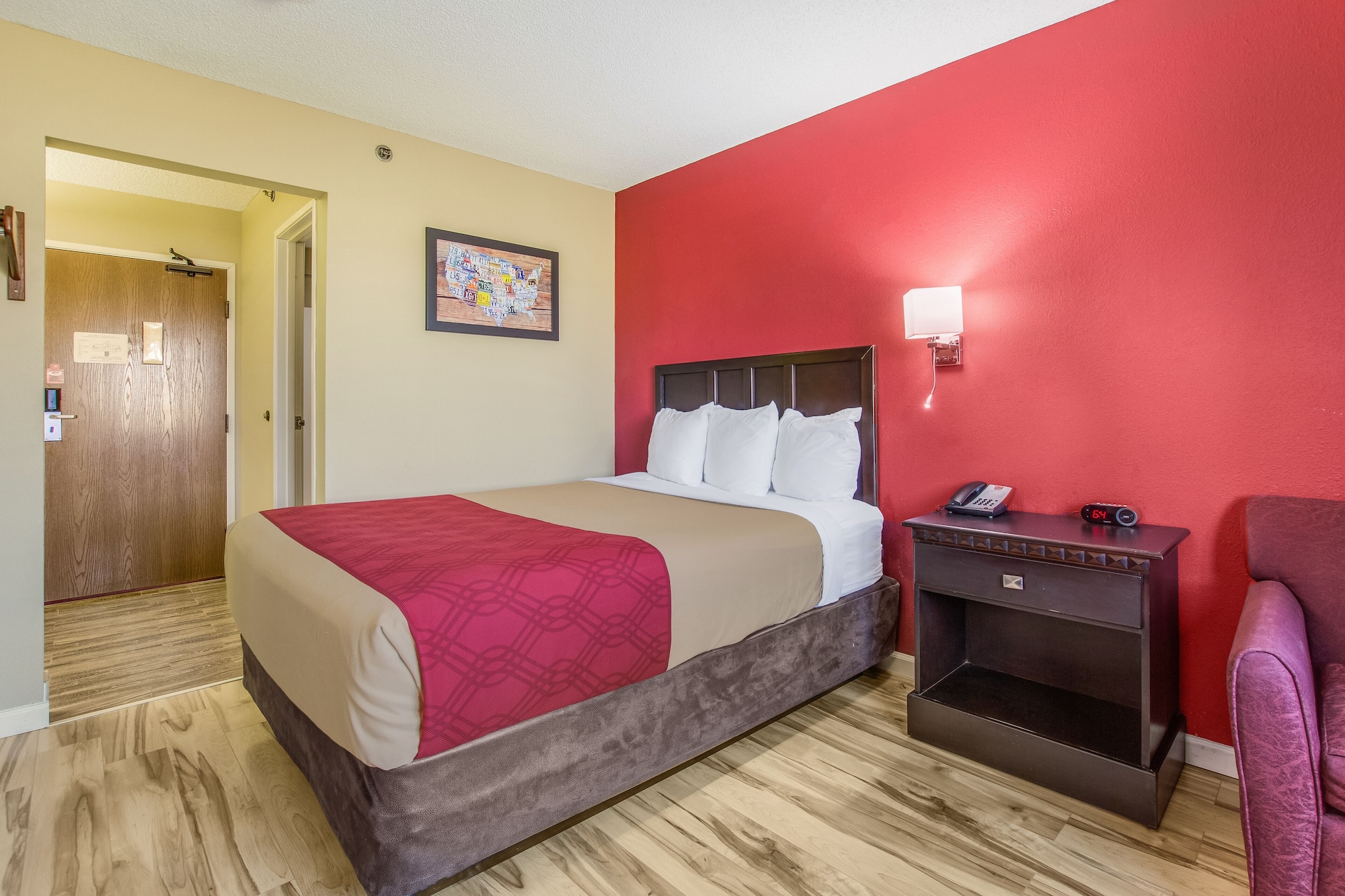 غرفة قياسية بسرير كوين، Econo Lodge Shelbyville KY 2/4