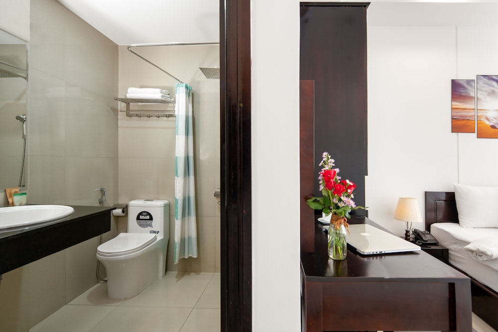 Phuong Dong Hotel & Apartment 33/35