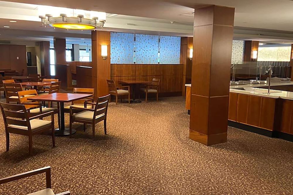 Randolph Hotel Liverpool/Syracuse/Airport West, Trademark 49/63