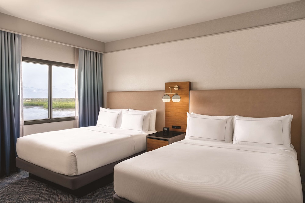 room, 2 queen beds, pool view