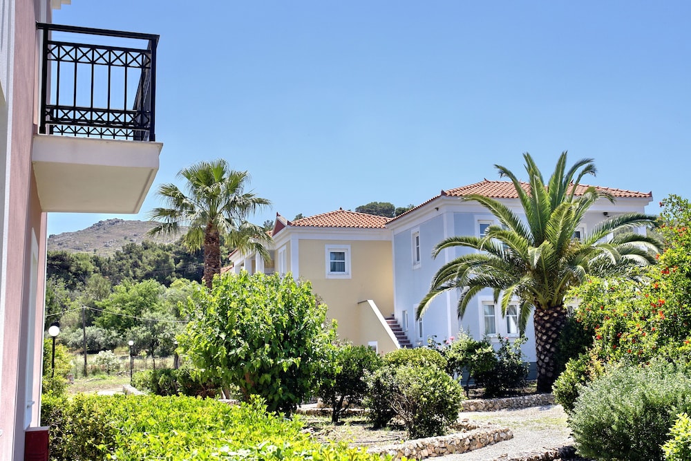Panselinos Hotel 33/36