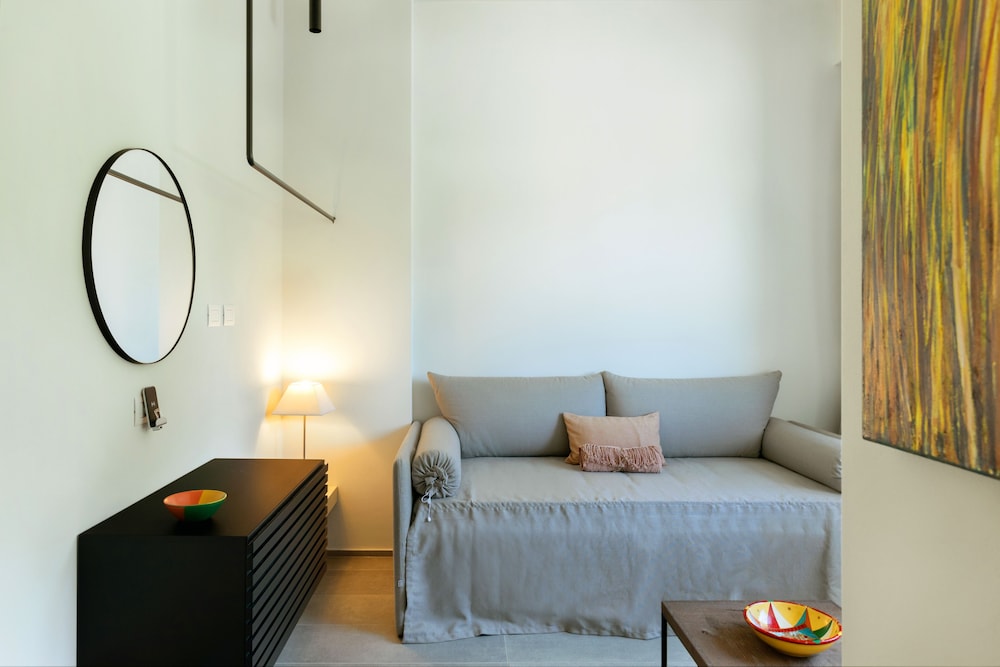 Junior Suite, Queen and Twin Beds, Mini Pool, Terrace، Domia Boutique Hotel Mondello 3/8