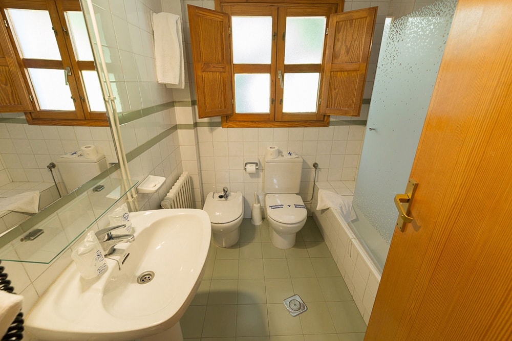 Hotel Villa Turistica de Cazorla 48/50