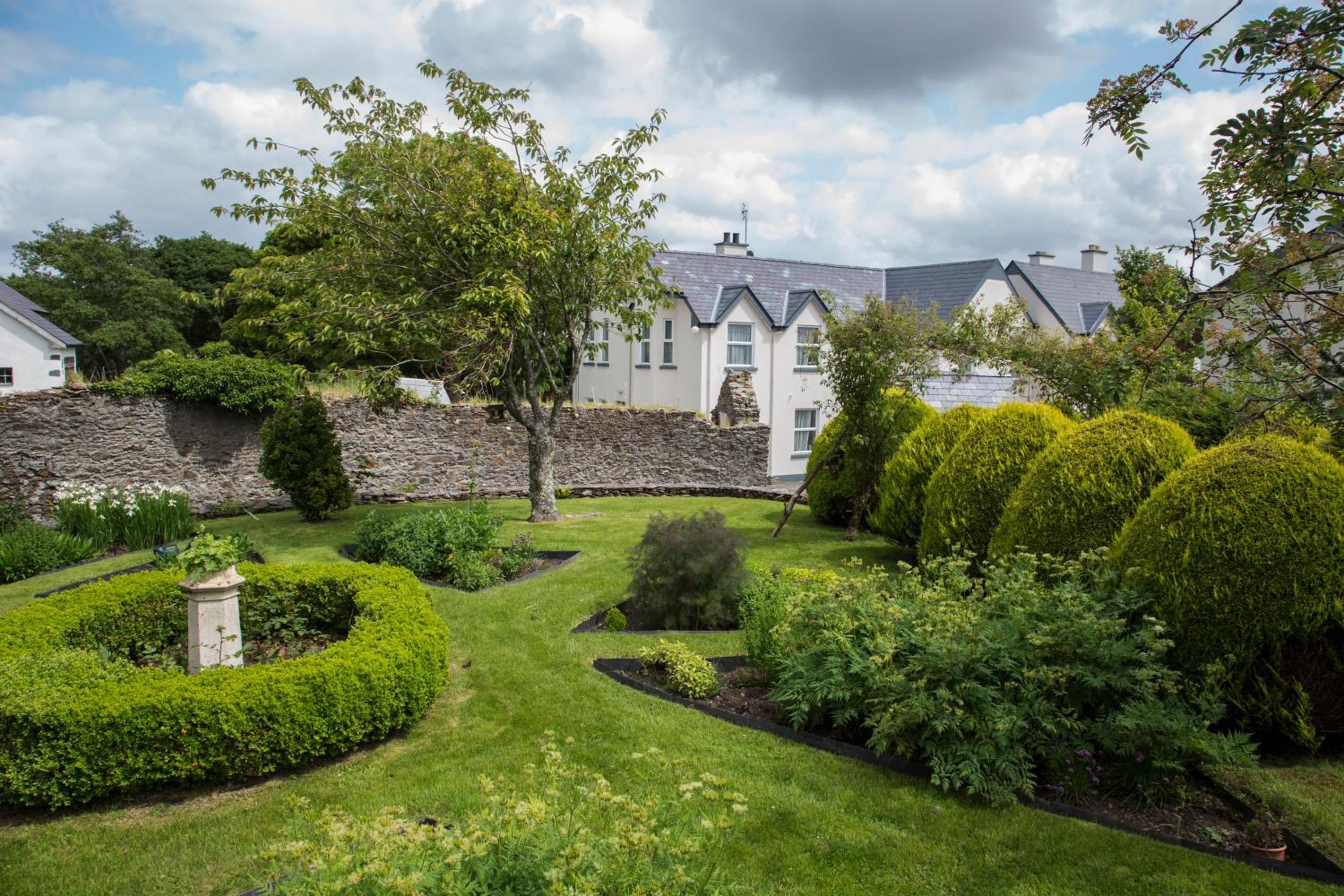 Woodhill House 10/15