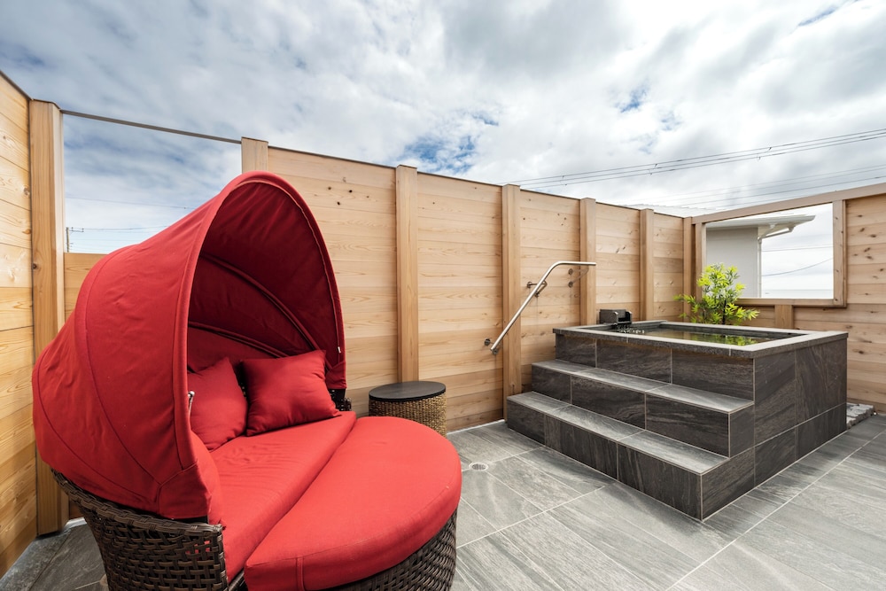 Japanese, 6 Futon Beds, Outdoor Bath, Tatami