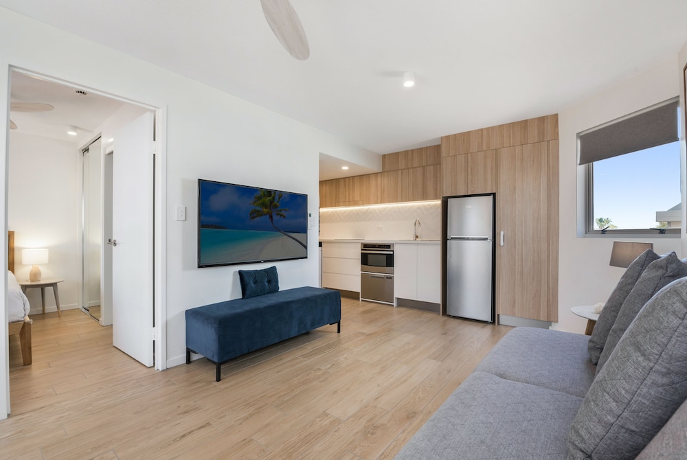 Sandcastles Mooloolaba 45/70