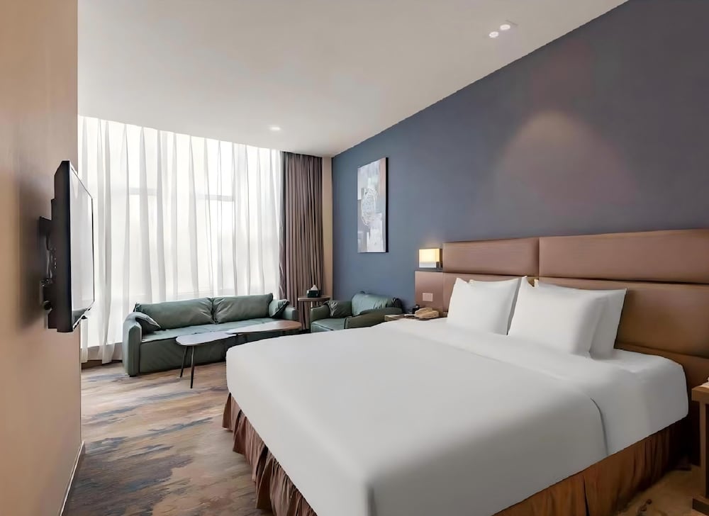 Suite, King Bed, Building View، Holiday Inn Express SHENYANG NORTH STATION 2/4