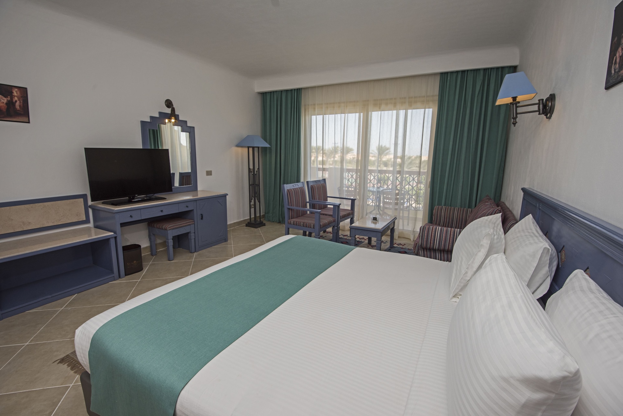 FAMILY SUITE