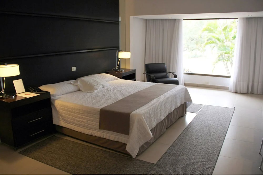 Yacht & Golf Club Paraguayo, a Tribute Portfolio Resort 10/68