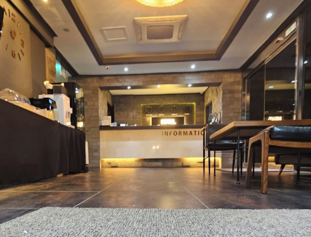 Gung Tourist Hotel 6/52