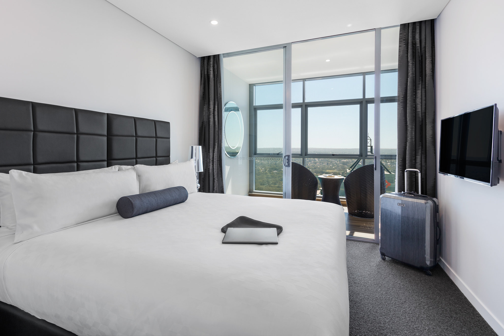 Meriton Suites Chatswood 1/21