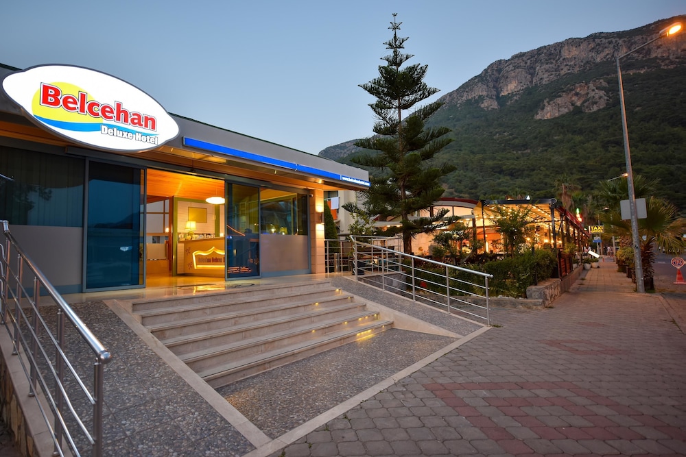 Belcehan Deluxe Hotel 37/50