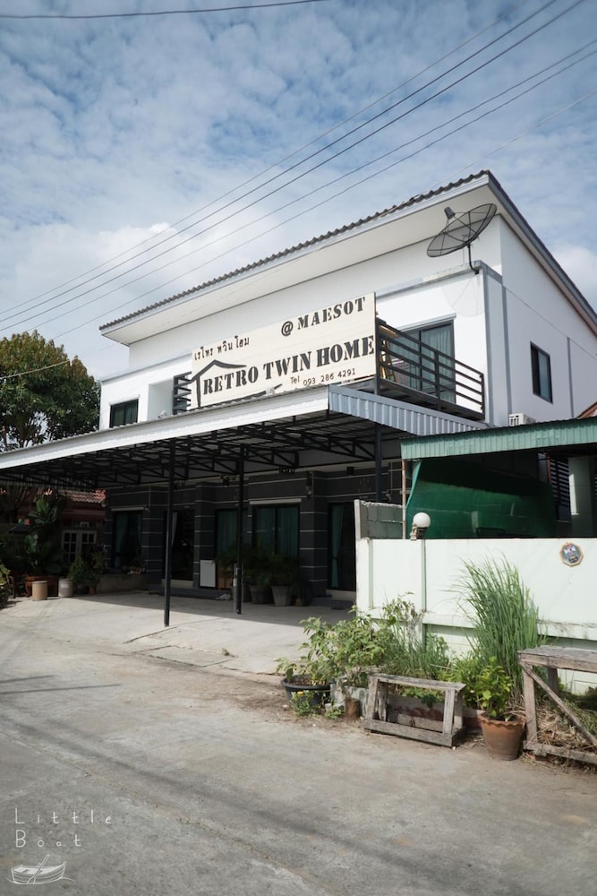 Retro Twin Home At Maesot 5/47