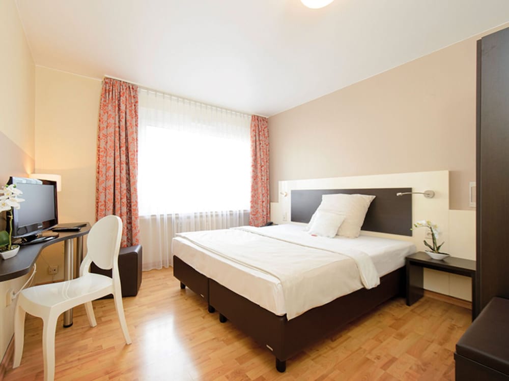 Hotel Europa 7/41
