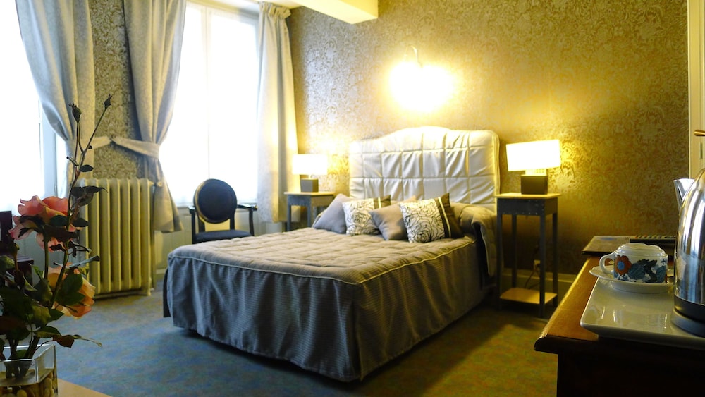 Hotel de la Banniere de France 39/50