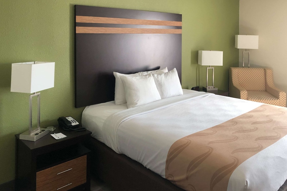 Quality Inn & Suites Mount Vernon 4/17