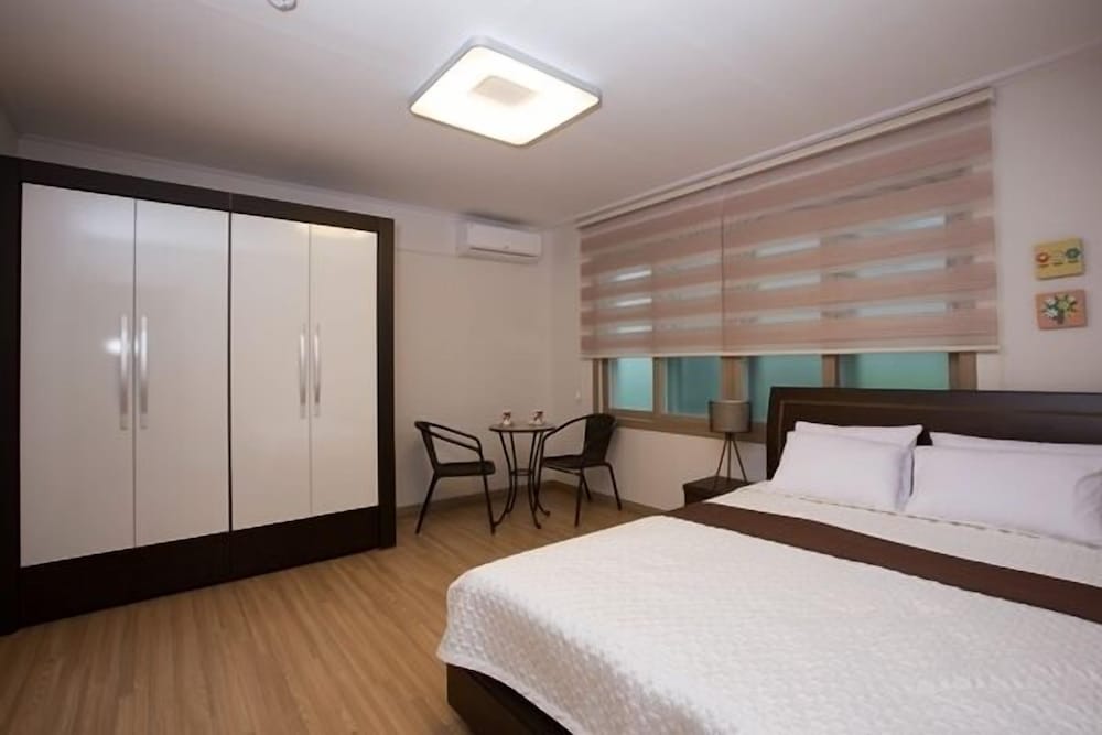 1 BEDROOM, 20 PYEONG