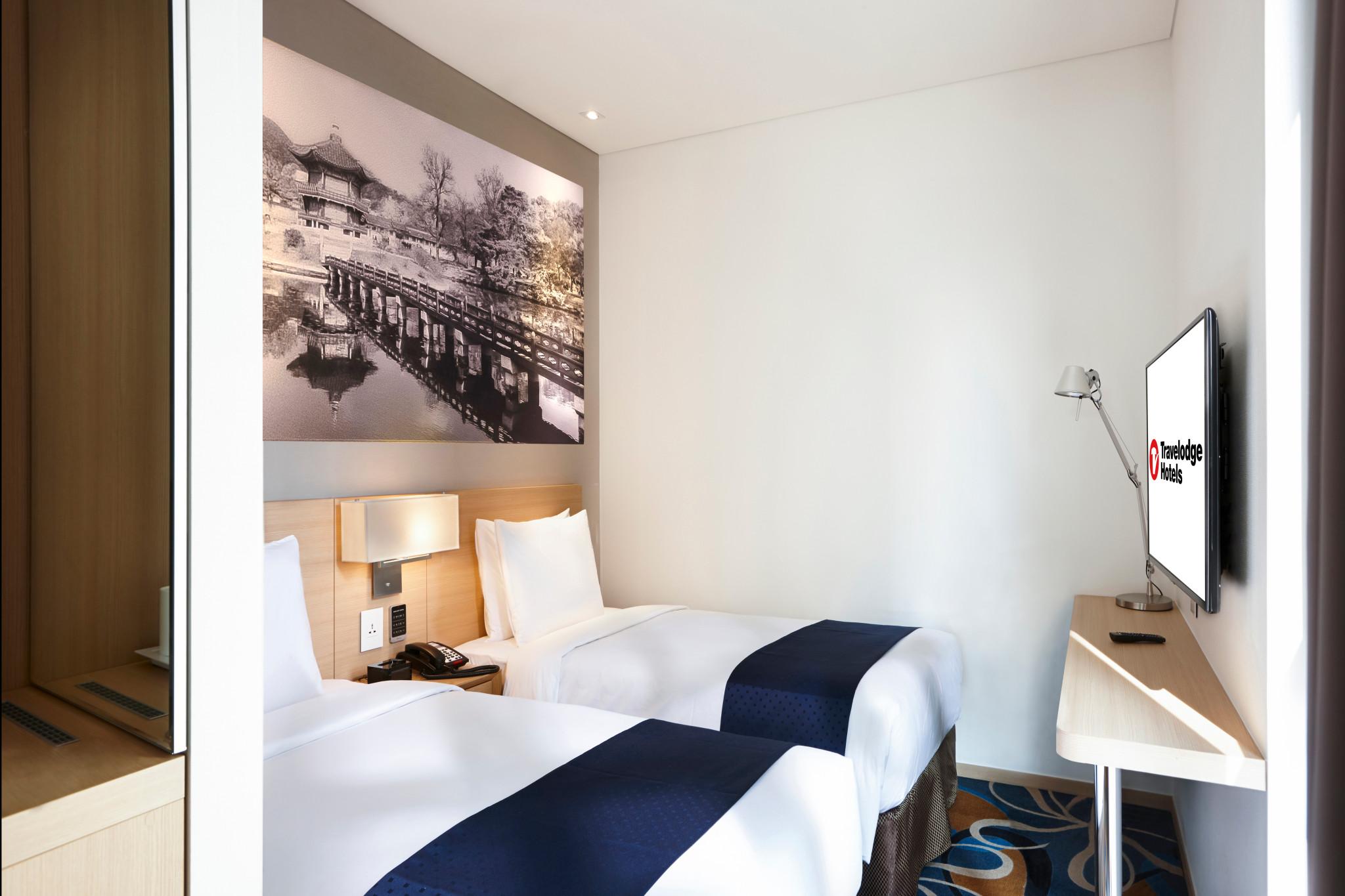 Family, Twin Beds, No Parking