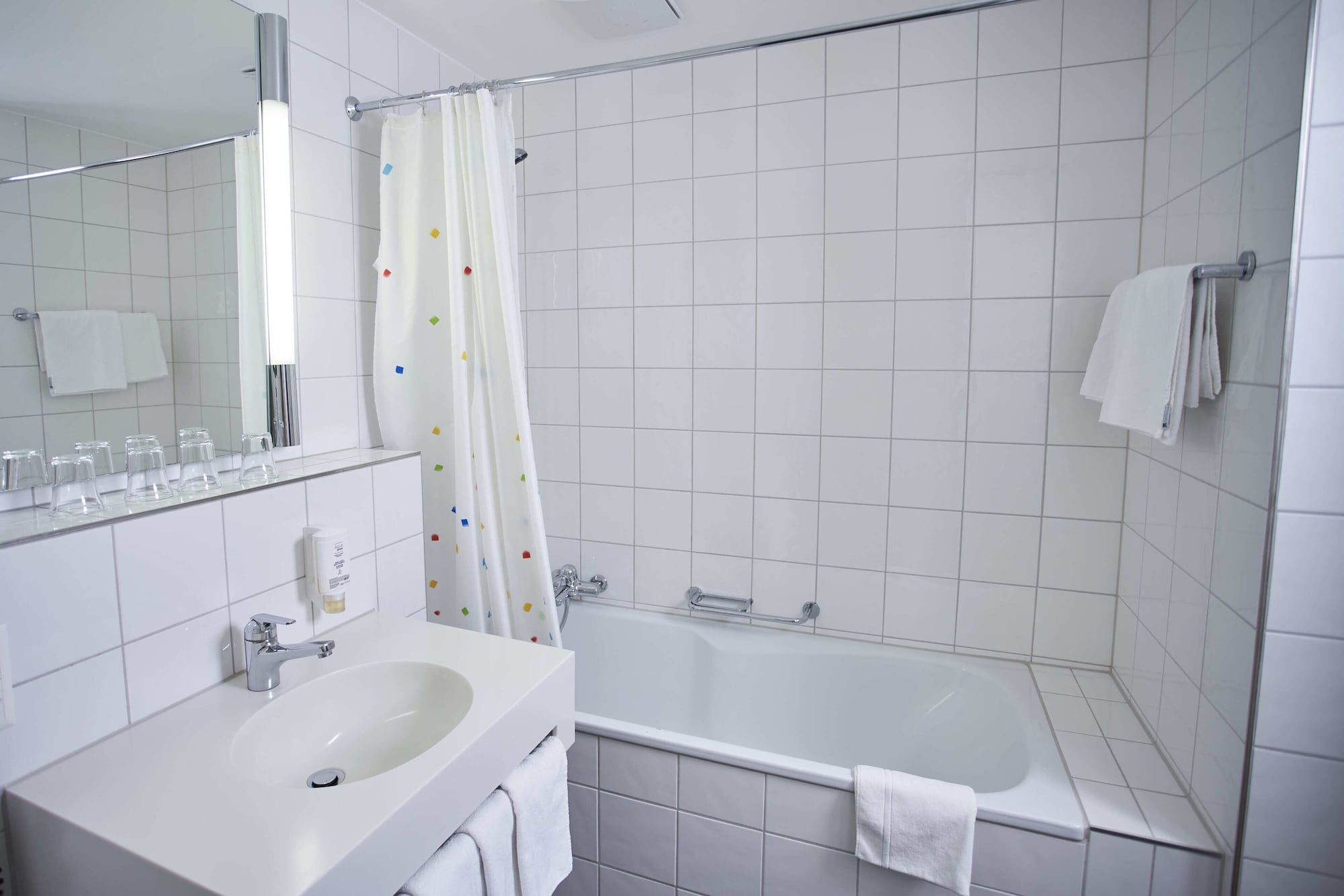 غرفة سوبيريور رباعية بأربعة أسرّة، Bristol Hotel Zurich 3/3