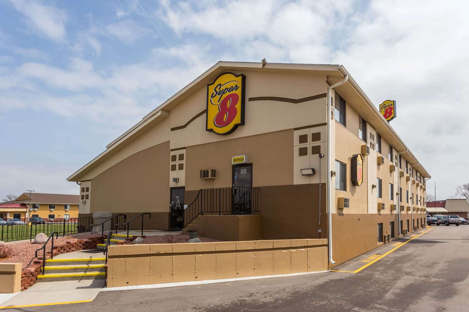 Super 8 by Wyndham Janesville WI 17/19