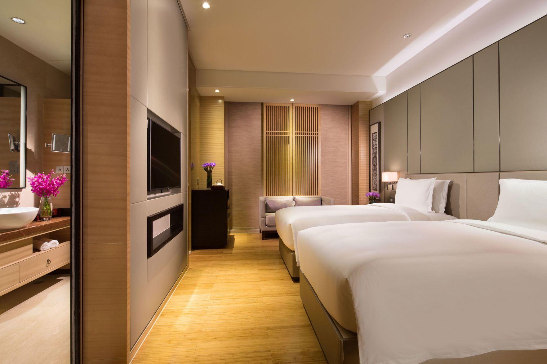 Elegant, Twin Beds