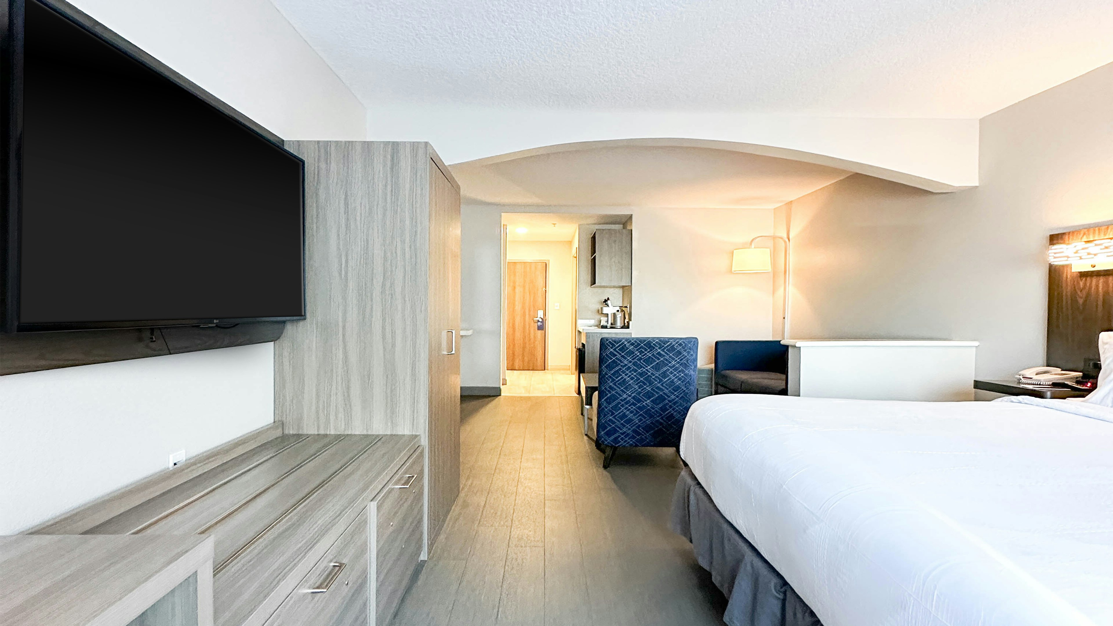 1 King Suite