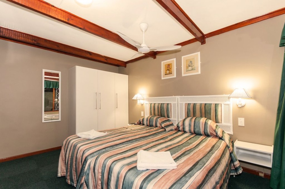 Pine Lodge Resort 17/70