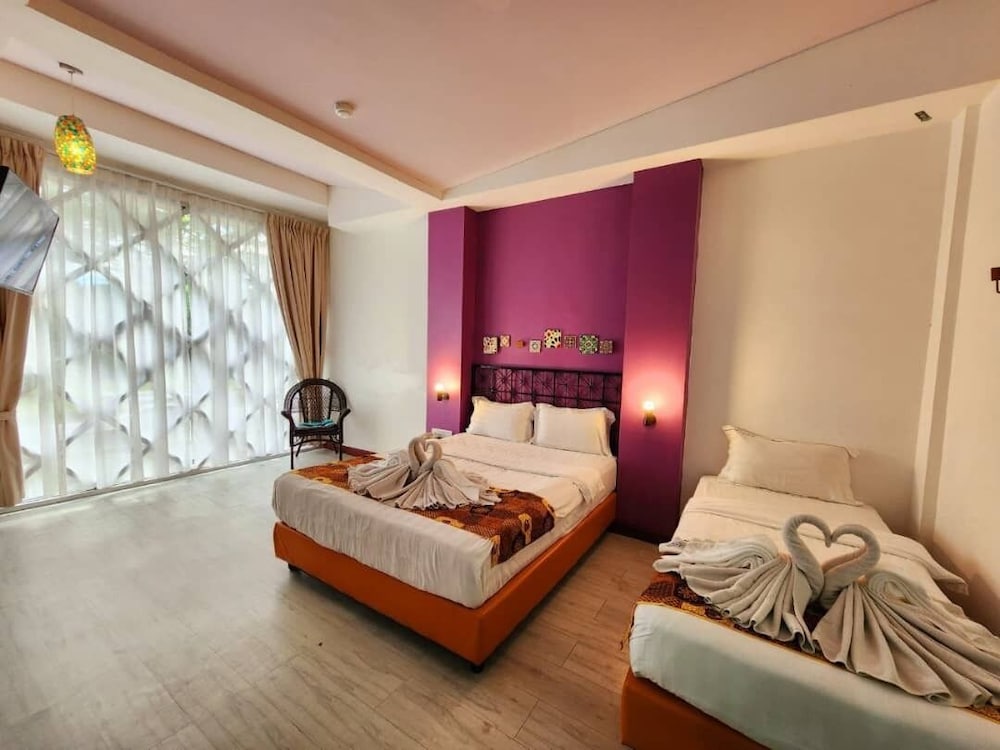 ROOM, TRIPLE, 3 BEDS