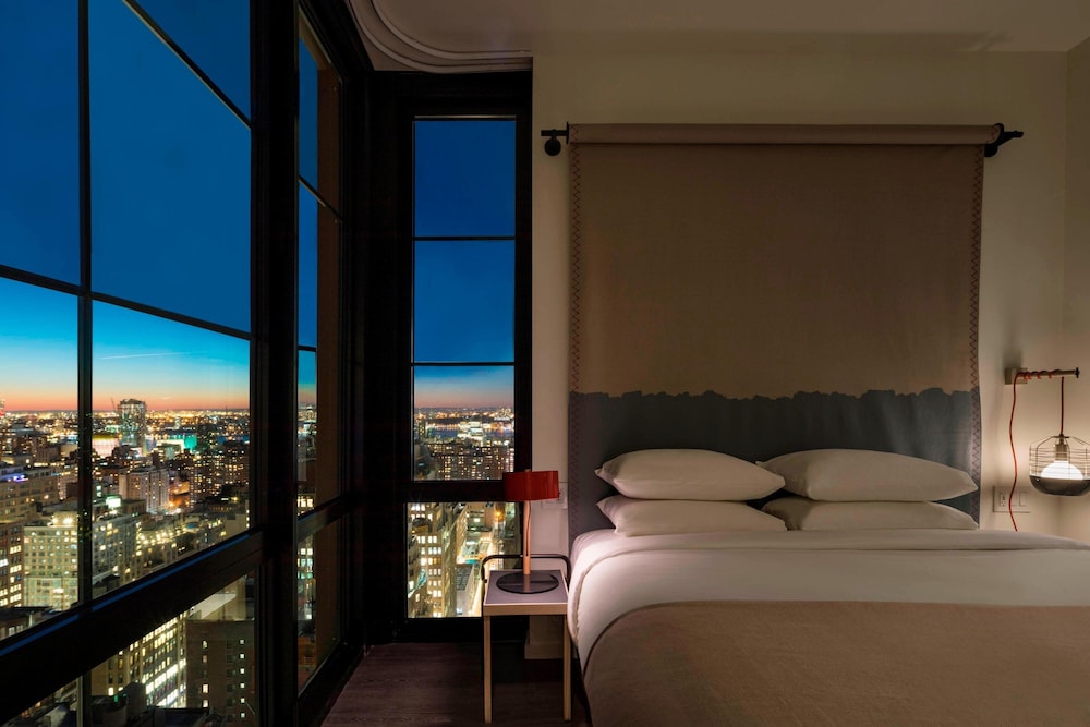 Moxy NYC Chelsea 9/56