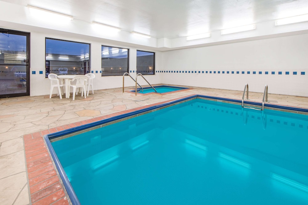 Super 8 by Wyndham Big Cabin/Vinita Area 3/39