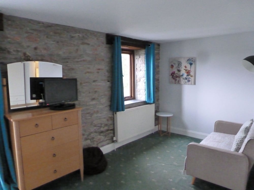 The Liscawn Hotel 43/67
