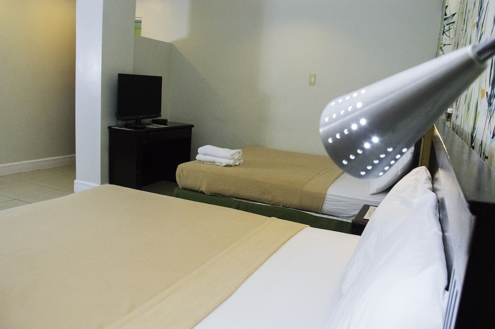 OYO 252 Hotel Euroasia 25/50