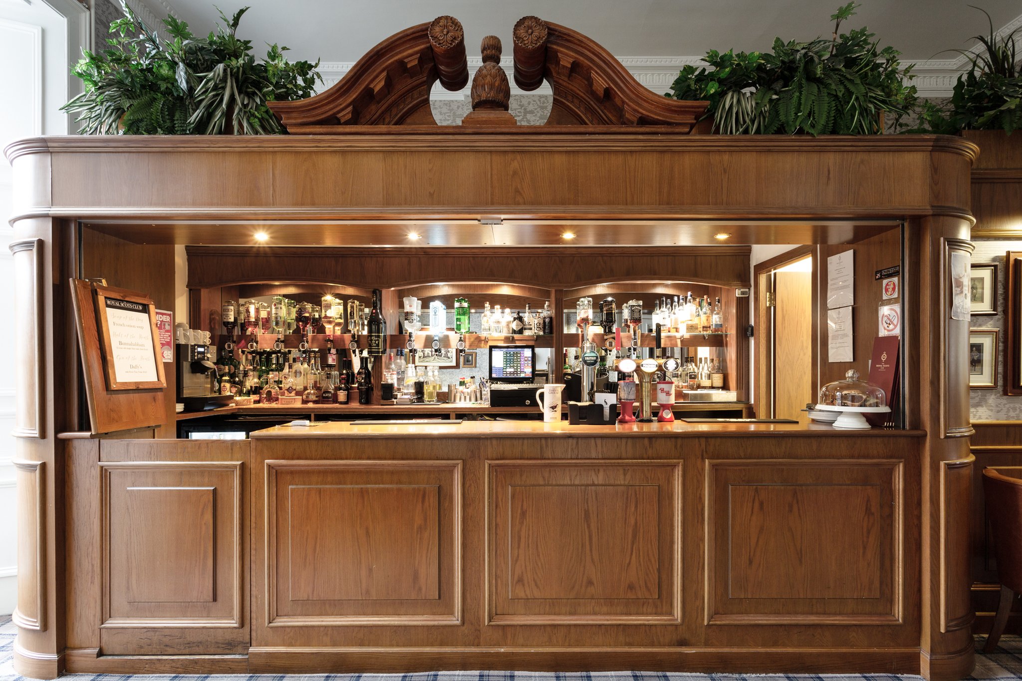 Royal Scots Club Hotel 4/56