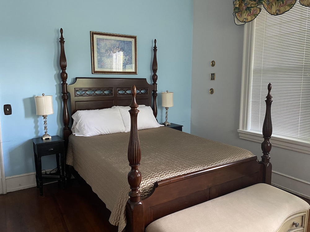 1912 Bed and Breakfast 19/59