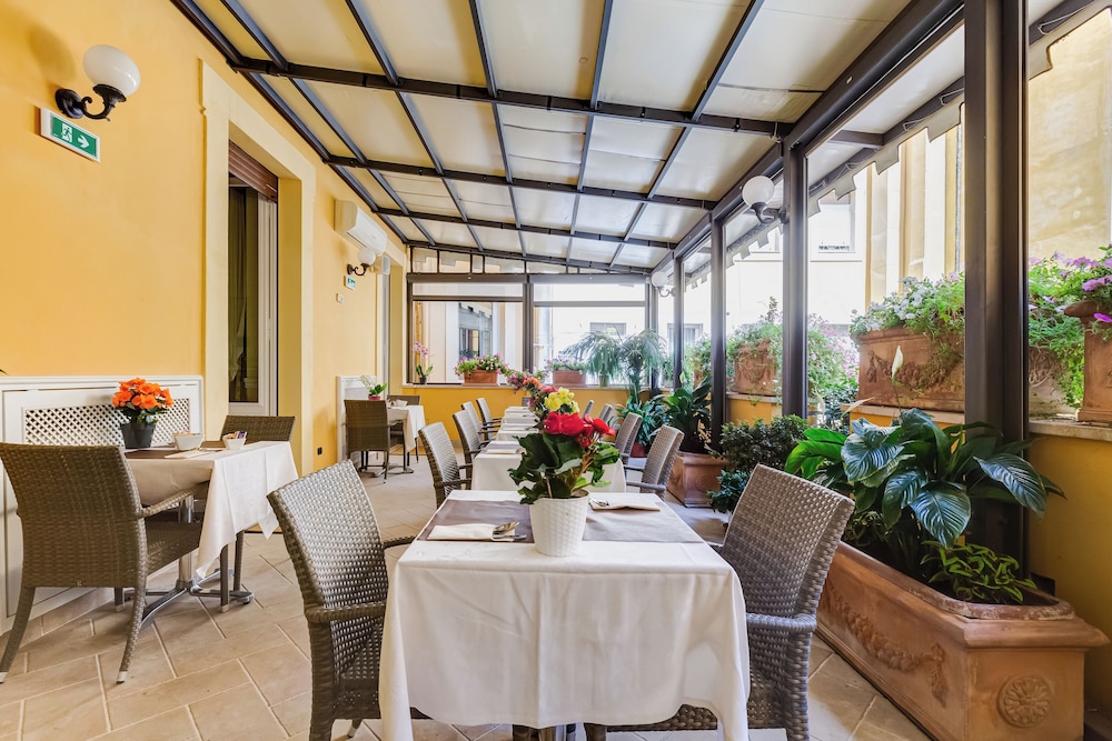 Hotel Cellini 49/61