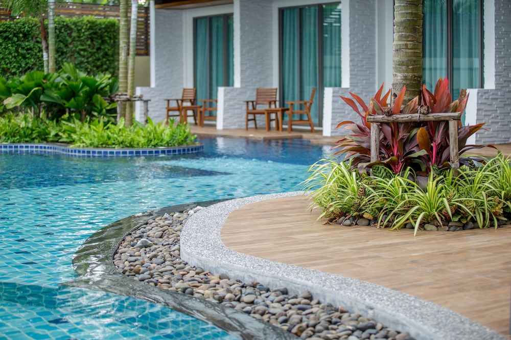 Aqua Resort Phuket photo4
