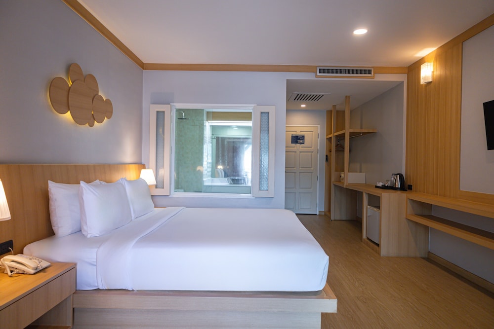 1 BEDROOM, DELUXE