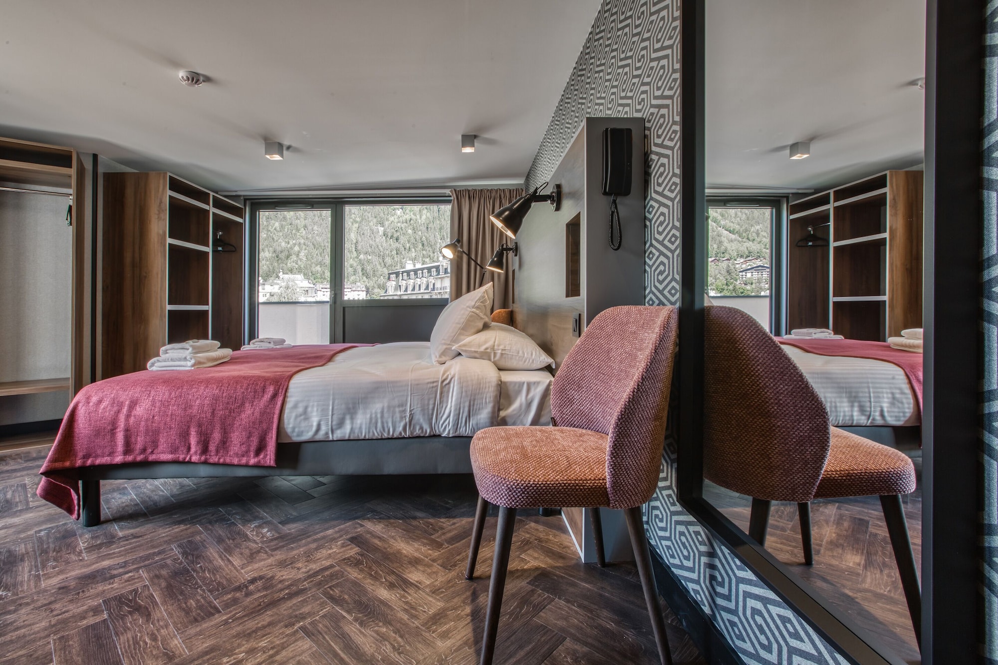 SUMMIT, SUITE, SAUNA, BALCONY