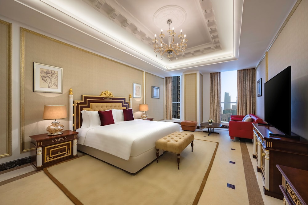 3 Bedrooms, Duplex, Grand, Penthouse, 1 King and 2 Queen Beds