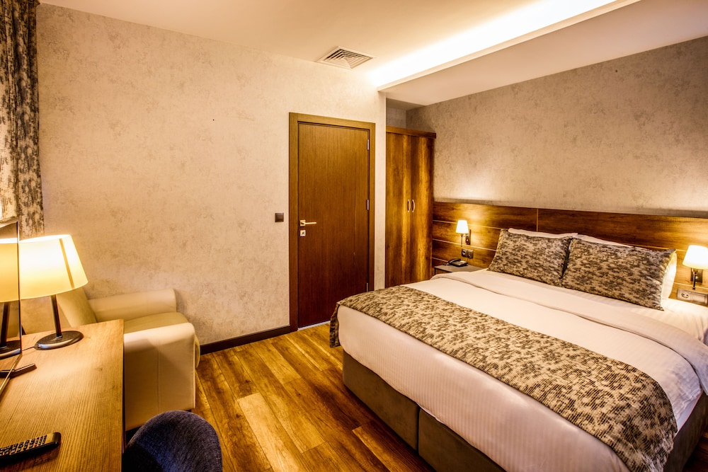 Life Point Hotel 25/67