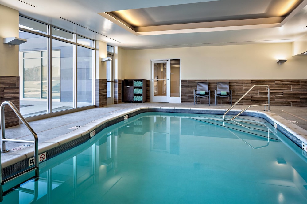 Fairfield Inn & Suites By Marriott Fayetteville 2/18